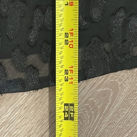 Express Women Tunic XS Black Semi Sheer Animal Print Monochrome Contemporary - Picture 16 of 16